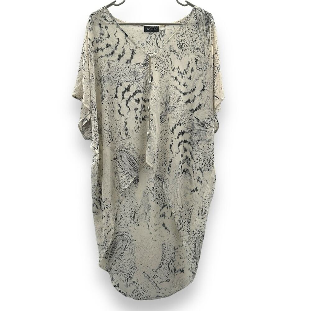 ASTR The Label Cream & Black Animal Print High Low‎ Shear Tunic Top Size S